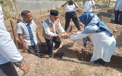 Peletakkan Batu Pertama Renovasi Pembangunan Masjid Pendidikan Ulil Al-Bab SMA Tunas Kelapa Samarinda